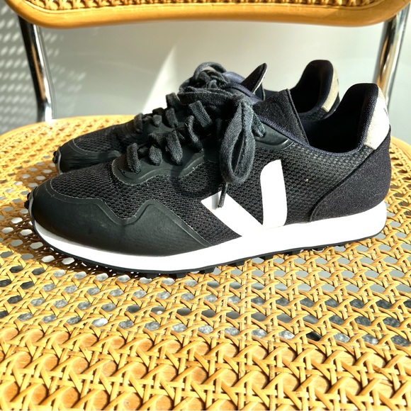 Veja Black and White Sneakers - Picture 3 of 12